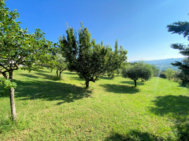 Porzione terratetto di villa bifamiliare in stile rustico Toscano in vendita a Castelnuovo di Val di Cecina