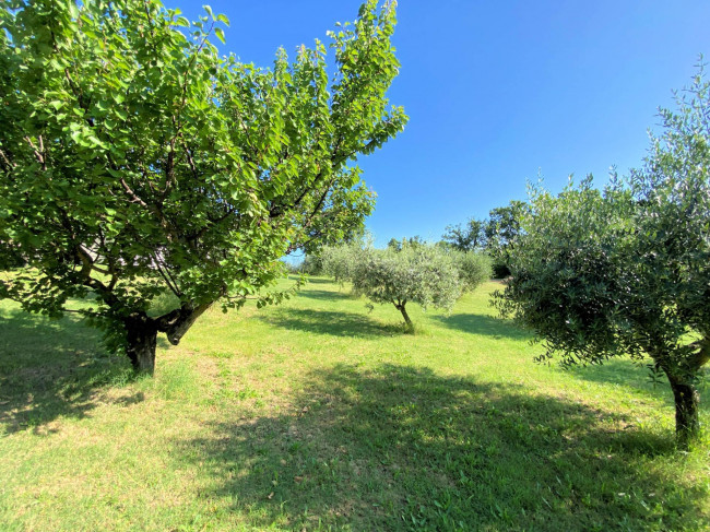 Porzione terratetto di villa bifamiliare in stile rustico Toscano in vendita a Castelnuovo di Val di Cecina