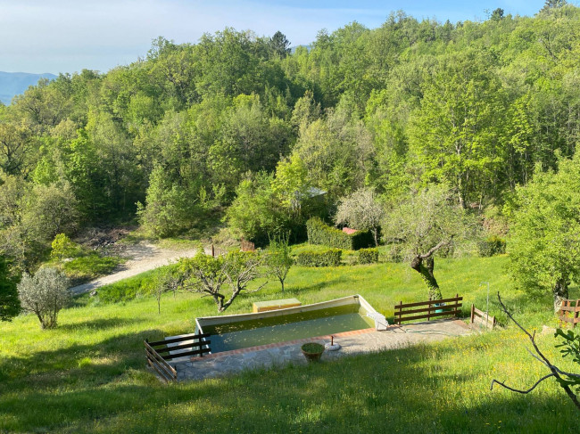 Porzione di casale in stile rustico Toscano ristrutturato  con terreno in ottima posizione in vendita a Castelnuovo di Val di Cecina