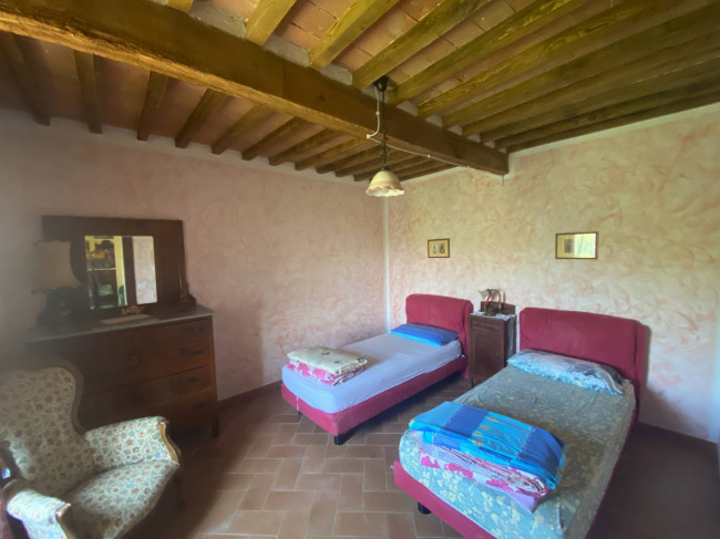 Porzione di casale in stile rustico Toscano ristrutturato  con terreno in ottima posizione in vendita a Castelnuovo di Val di Cecina