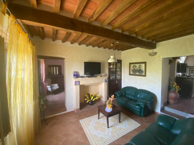 Porzione di casale in stile rustico Toscano ristrutturato  con terreno in ottima posizione in vendita a Castelnuovo di Val di Cecina