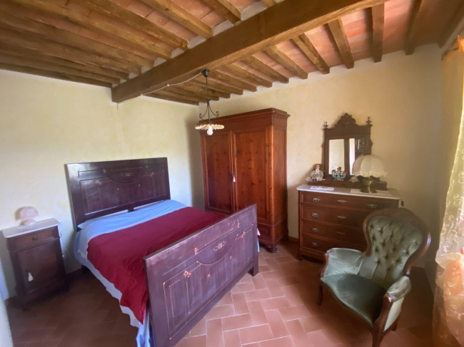 Porzione di casale in stile rustico Toscano ristrutturato  con terreno in ottima posizione in vendita a Castelnuovo di Val di Cecina