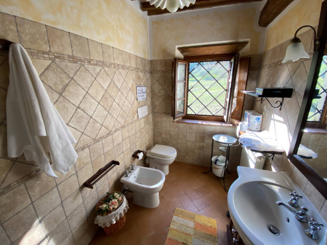 Porzione di casale in stile rustico Toscano ristrutturato  con terreno in ottima posizione in vendita a Castelnuovo di Val di Cecina