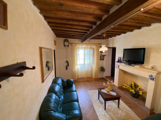Porzione di casale in stile rustico Toscano ristrutturato  con terreno in ottima posizione in vendita a Castelnuovo di Val di Cecina