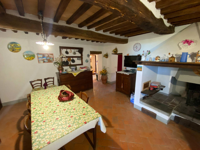 Porzione di casale in stile rustico Toscano ristrutturato  con terreno in ottima posizione in vendita a Castelnuovo di Val di Cecina