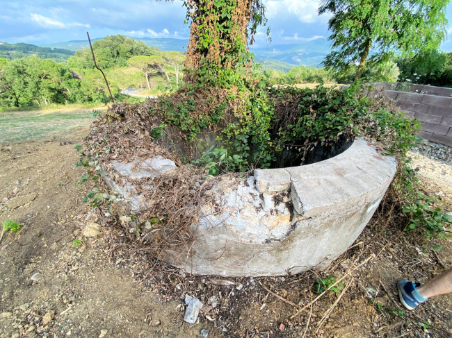 Colonica in pietra da ristrutturare con vista panoramica mozzafiato in vendita a Monteverdi Marittimo