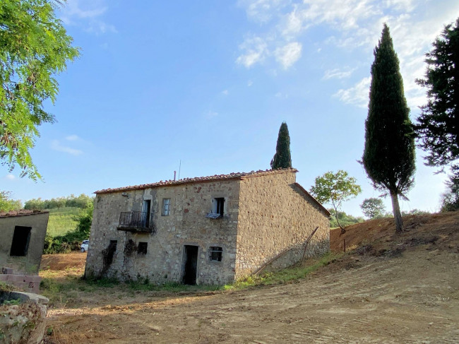 Colonica in pietra da ristrutturare con vista panoramica mozzafiato in vendita a Monteverdi Marittimo