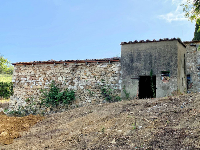 Colonica in pietra da ristrutturare con vista panoramica mozzafiato in vendita a Monteverdi Marittimo