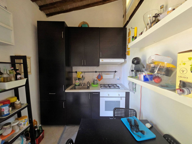 Antico fienile completamente ristrutturato con giardino e annessi  posto in un piccolo borgo in vendita a Colle di Val d'Elsa