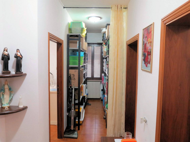 Appartamento in villetta singola al piano primo con giardino garage e taverna al piano terra in vendita a Roccastrada