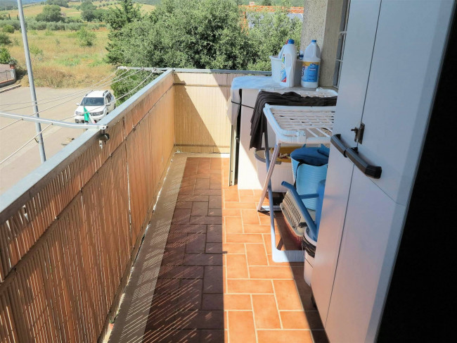 Appartamento in villetta singola al piano primo con giardino garage e taverna al piano terra in vendita a Roccastrada