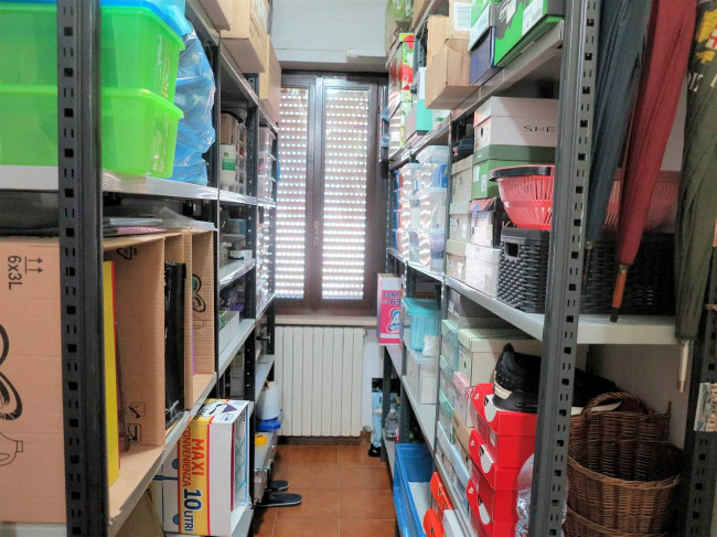Appartamento in villetta singola al piano primo con giardino garage e taverna al piano terra in vendita a Roccastrada