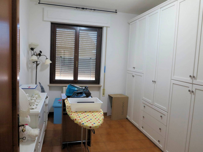 Appartamento in villetta singola al piano primo con giardino garage e taverna al piano terra in vendita a Roccastrada
