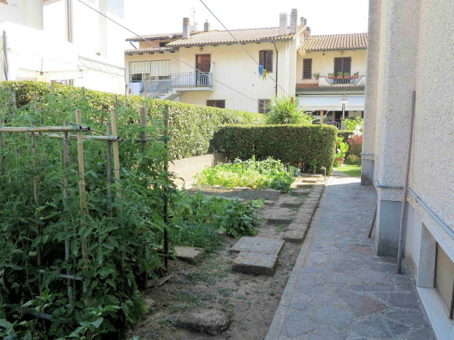 Appartamento in villetta singola al piano primo con giardino garage e taverna al piano terra in vendita a Roccastrada