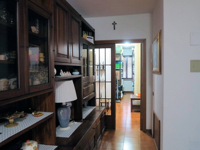 Appartamento in villetta singola al piano primo con giardino garage e taverna al piano terra in vendita a Roccastrada