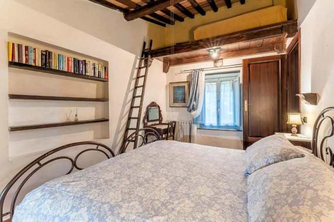 Rustico in stile Toscano con giardino e piscina in vendita a Buggiano
