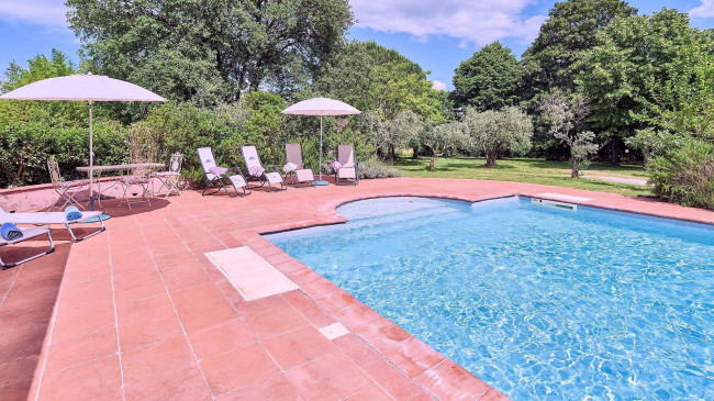Casale con dependance parco e piscina in vendita a Altopascio