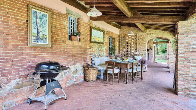 Casale con dependance parco e piscina in vendita a Altopascio