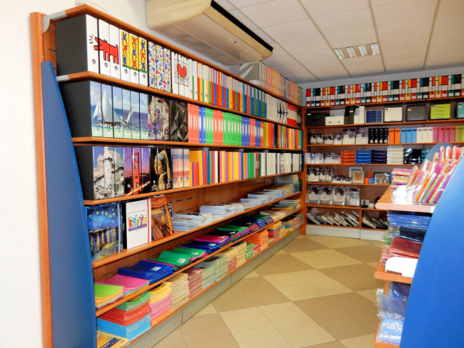 Si vendono le mura e l'attivita' di storico negozio Buffetti in zona centrale in vendita a Massa