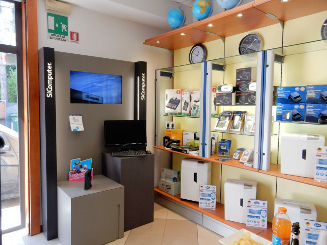 Si vendono le mura e l'attivita' di storico negozio Buffetti in zona centrale in vendita a Massa