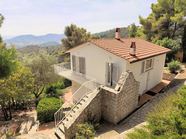 Villa in vendita a Campo Nell'elba (LI)