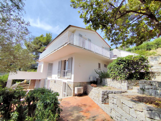 Villa in vendita a Campo Nell'elba (LI)