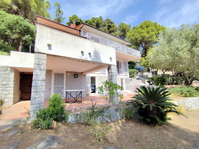 Villa in vendita a Campo Nell'elba (LI)