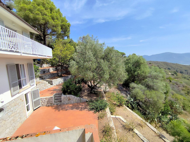 Villa in vendita a Campo Nell'elba (LI)