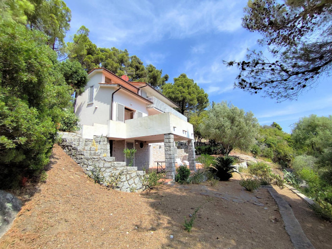 Villa in vendita a Campo Nell'elba (LI)