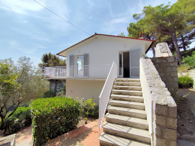 Villa in vendita a Campo Nell'elba (LI)