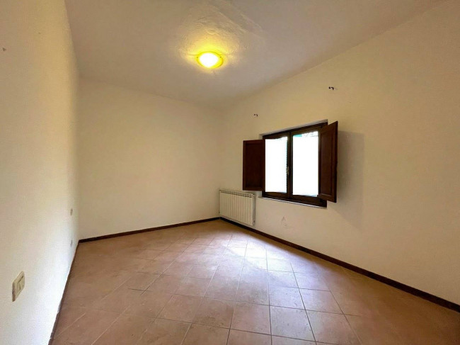 Appartamento al piano primo con ampie terrazze in centro storico in vendita a Pescia