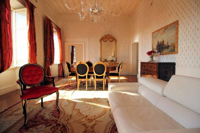 Meraviglioso appartamento in suggestivo palazzo storico in vendita a Pescia