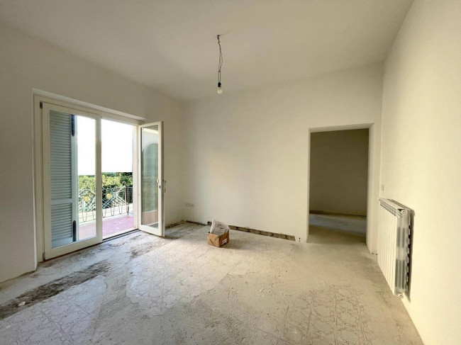 Porzione terratetto di villa bifamiliare in vendita a Pescia