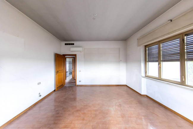 Appartamento in villa con giardino privato in vendita a Pescia
