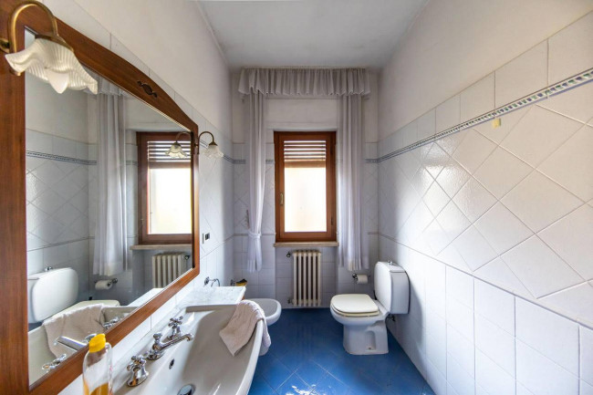 Appartamento in villa con giardino privato in vendita a Pescia
