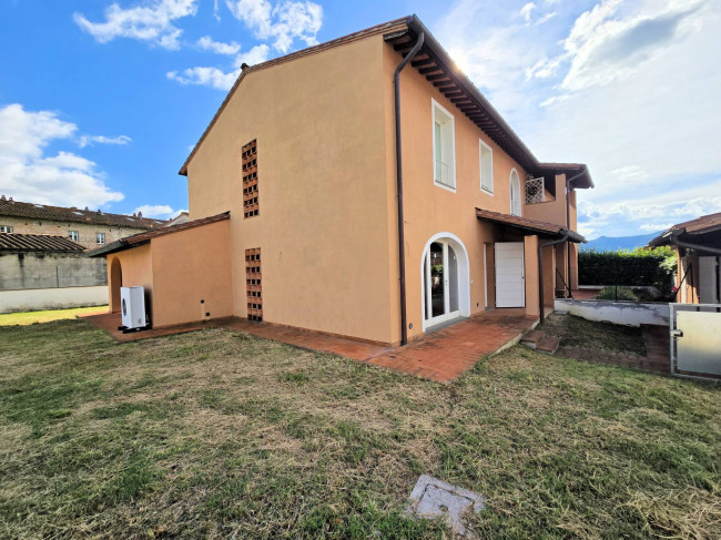 Porzione terratetto di villa  bifamiliare di nuova costruzione in vendita a Calcinaia