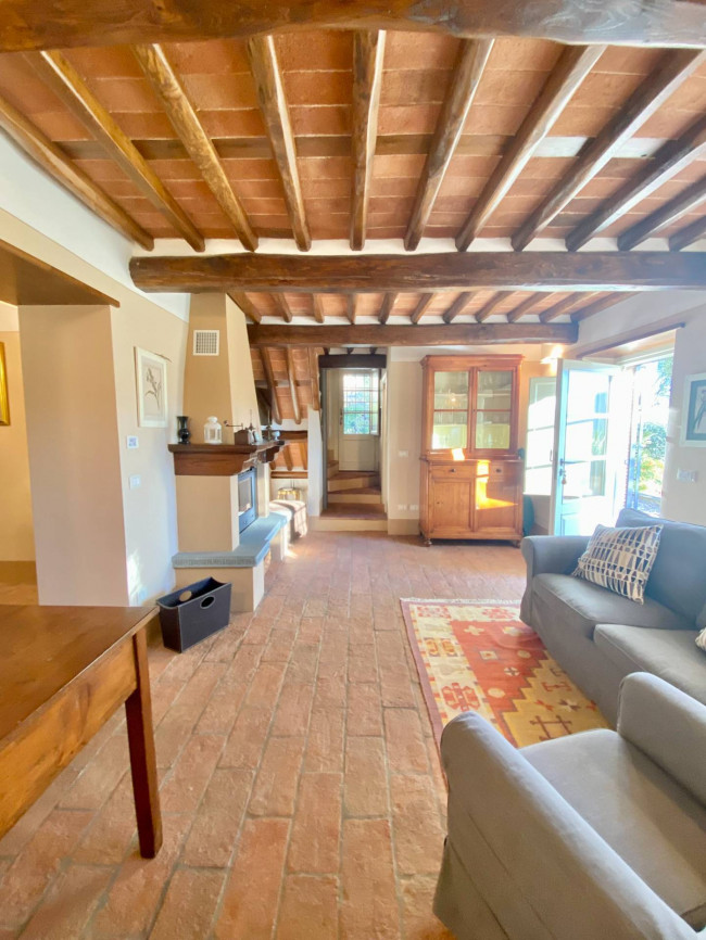 Bellissimo rustico in stile Toscano con parco piscina e suggestiva vista panoramica in vendita a Pescaglia