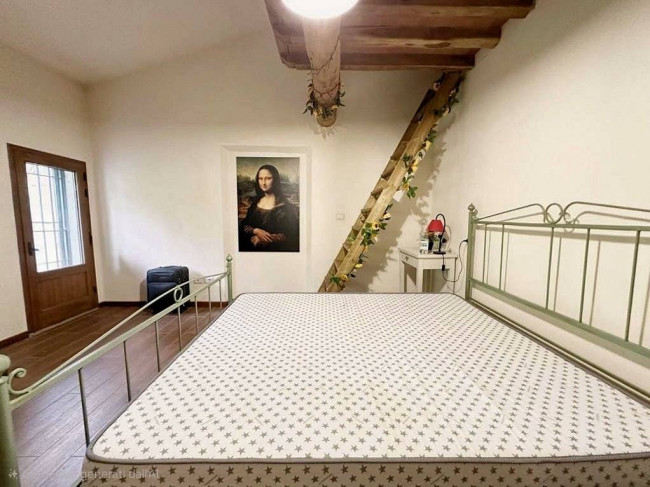 Casa colonica di ampia superficie in posizione dominante con vista panoramica in vendita a Marliana