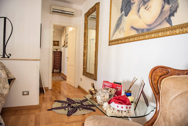 Appartamento di ampia superficie con entrata indipendente disposto al piano terra e primo in vendita a San Vincenzo