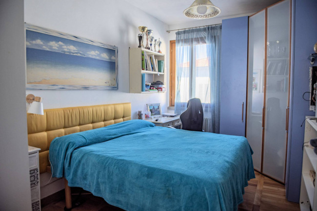 Appartamento di ampia superficie con entrata indipendente disposto al piano terra e primo in vendita a San Vincenzo