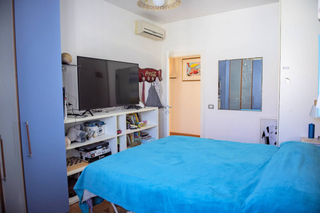 Appartamento di ampia superficie con entrata indipendente disposto al piano terra e primo in vendita a San Vincenzo
