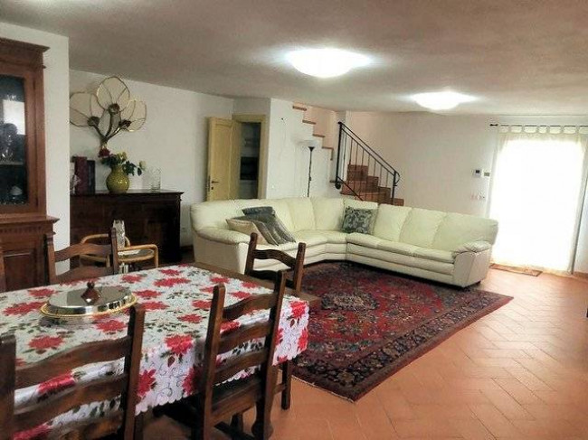 Villetta libera su quattro lati con giardino in vendita a Firenze