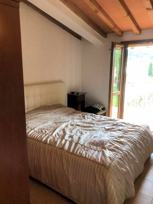 Villetta libera su quattro lati con giardino in vendita a Firenze