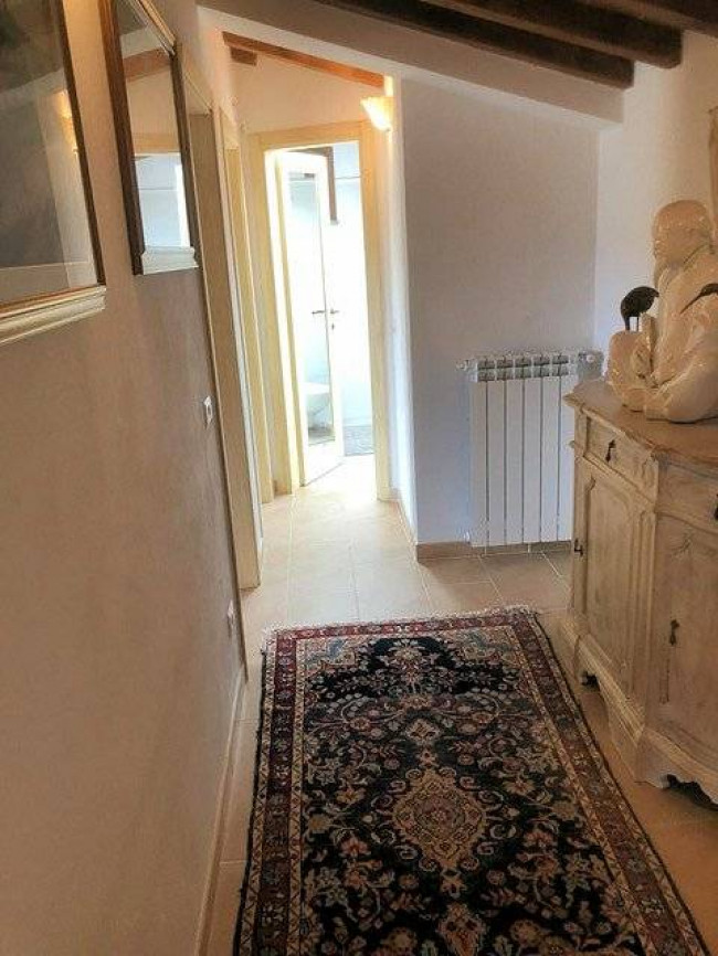 Villetta libera su quattro lati con giardino in vendita a Firenze