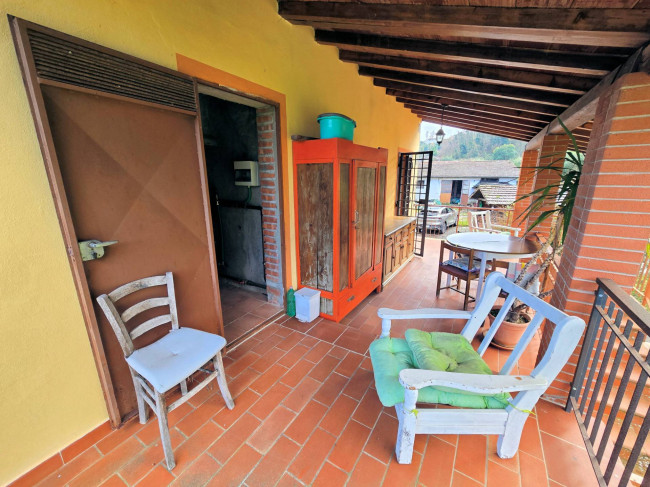 Podere in stile rustico Toscano con annessi e terreno in ottima posizione in vendita a Montecatini-Terme