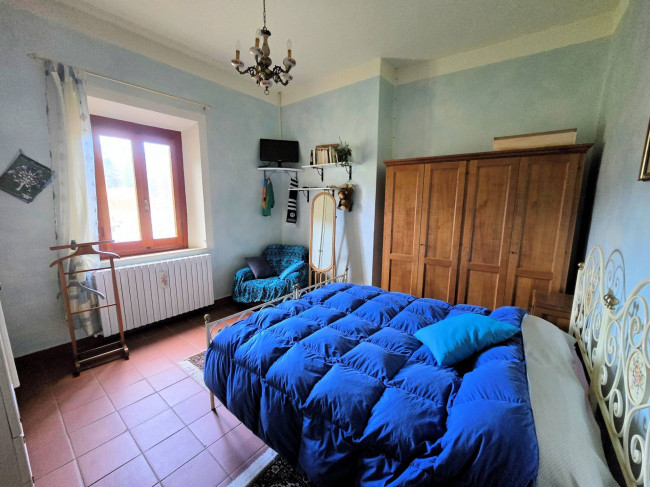 Podere in stile rustico Toscano con annessi e terreno in ottima posizione in vendita a Montecatini-Terme