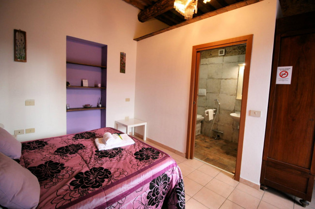 Agriturismo di ampia superficie con terreno piscina vicino al mare in vendita a Rosignano Marittimo