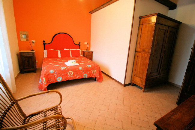 Agriturismo di ampia superficie con terreno piscina vicino al mare in vendita a Rosignano Marittimo