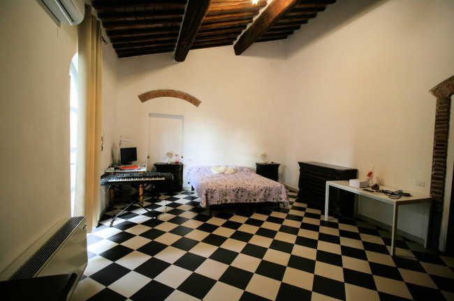 Agriturismo di ampia superficie con terreno piscina vicino al mare in vendita a Rosignano Marittimo
