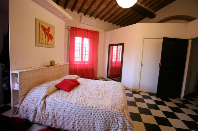 Agriturismo di ampia superficie con terreno piscina vicino al mare in vendita a Rosignano Marittimo